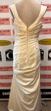 Load image into Gallery viewer, David’s Bridal Ivory Wedding Dress with Bag (Size 12)
