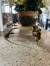 Charger l'image dans la galerie, Authentic Valentino ‘Garavani’ Tortoiseshell Sunglasses
