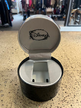 Cargar imagen en el visor de la galería, Disney Mickey and Minnie Mouse Watch
