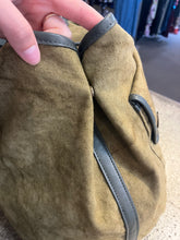 Cargar imagen en el visor de la galería, Nili Lotan Oversized Khaki Bag

