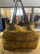 Cargar imagen en el visor de la galería, Nili Lotan Oversized Khaki Bag
