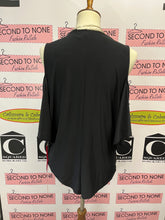 Load image into Gallery viewer, NWT Jennifer Lopez Cold Shoulder Top (Size M)
