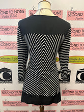 Load image into Gallery viewer, Chico’s Chevron Striped Tunic (Size M/Chico’s 1)

