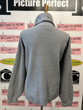 Load image into Gallery viewer, Soft Cable Knit Sleeve Sweater (Size L)
