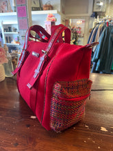 Charger l'image dans la galerie, Kenneth Cole Reaction Red Felt Bag
