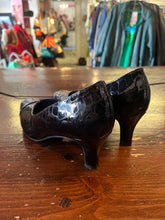 Charger l'image dans la galerie, Black Patton Croc Heels (Size 6.5)
