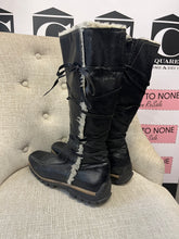 Load image into Gallery viewer, Italian Lace Up Leather Winter Boots (Size 9 1/2)
