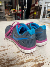 Load image into Gallery viewer, Nike Dual Fusion Lite Grey &amp; Pink Running Shoes (Size 8)
