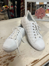 Load image into Gallery viewer, Steve Madden Gryphon Quilted Sneakers (Size 8/EU 39)

