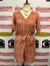 Load image into Gallery viewer, Dex Floral Romper (Size XS)
