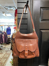 Load image into Gallery viewer, Vintage Brown Leather Shoulder Bag
