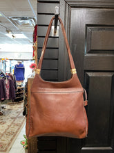 Load image into Gallery viewer, Vintage Brown Leather Shoulder Bag
