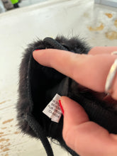 Cargar imagen en el visor de la galería, Black Canadian Mink Small Pouch
