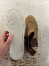Charger l'image dans la galerie, Oliberté Tan Leather Slip On High Top Sneakers (Size 8)
