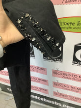 Load image into Gallery viewer, Melanie Lyne Bejewelled Jeans (Size 6)
