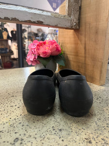 Crocs Black Ballet Flats (Size 9)