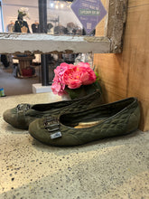 Load image into Gallery viewer, Viva Green Ballet Flats (Size 9)

