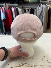 Cargar imagen en el visor de la galería, Guess Dusty Rose Velvet Baseball Cap
