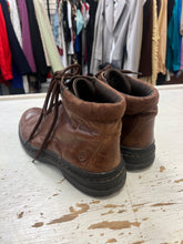 Cargar imagen en el visor de la galería, Earth Shoe Brown Leather Lace Up Boots (Size 6.5)
