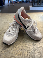 Cargar imagen en el visor de la galería, Nike Genico Suede Accent Sneakers (Size 8.5/Men’s 6.5)
