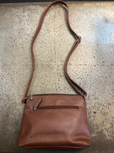 Cargar imagen en el visor de la galería, Roots Brown Crossbody
