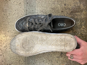 GBG Los Angeles Metallic Grey Sneakers (Size 10)