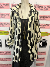 Load image into Gallery viewer, NWT Sheer Printed Button Down (Size 2XL)
