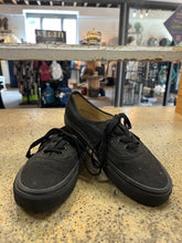 Load image into Gallery viewer, Vans Black ‘Authentic Shoe’ (Women’s 6.5/ Men’s 5)
