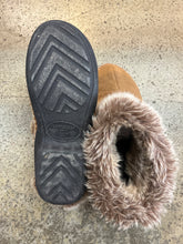 Load image into Gallery viewer, Brown Moccasin Boots (Size 6.5-7)
