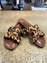 Load image into Gallery viewer, Leopard Print Sandals (Size 6.5)
