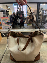 Cargar imagen en el visor de la galería, Coach Pebbled Leather Tote Bag
