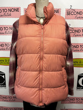 Cargar imagen en el visor de la galería, *AS IS* Old Navy Coral Pink Puffer Vest (Size L)
