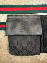 Charger l'image dans la galerie, *AS IS* Fake Gucci Monogram Belt Bag
