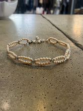 Charger l'image dans la galerie, Peach Pearl &amp; Rhinestone Vintage Choker Necklace
