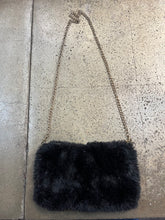 Cargar imagen en el visor de la galería, Soft &amp; Fluffy Black Evening Bag
