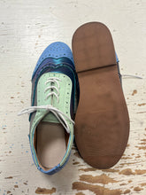Load image into Gallery viewer, Holographic Blue &amp; Green Oxford Lace Up Shoes (Size 8/EU 39)
