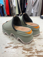 Load image into Gallery viewer, Sorel Kinetic Impact Slide Sandals (Size 6.5)
