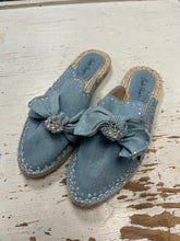 Load image into Gallery viewer, Bling Denim Espadrille Slides (Size 9)

