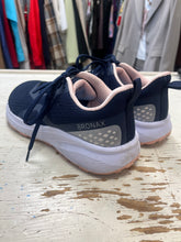 Charger l'image dans la galerie, Bronax Wide Toe Box Road Running Shoe (Size 8/EU 39)
