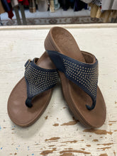 Cargar imagen en el visor de la galería, Vionic Capitola Platform Thong Sandals (Size 5.5/6)
