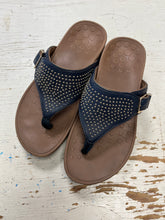 Cargar imagen en el visor de la galería, Vionic Capitola Platform Thong Sandals (Size 5.5/6)
