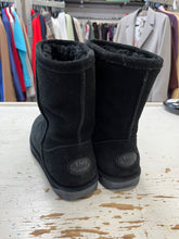 Cargar imagen en el visor de la galería, Emu Australia Black Suede &amp; Sheepskin Boots (Size 6)
