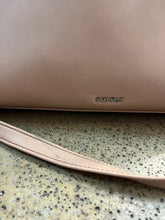Cargar imagen en el visor de la galería, Nine West Beige Satchel Handbag
