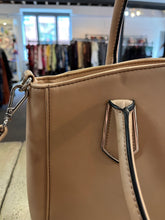 Cargar imagen en el visor de la galería, Nine West Beige Satchel Handbag
