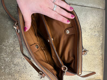 Cargar imagen en el visor de la galería, Coach Mini Christie Brown Leather Carry All
