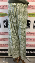 Load image into Gallery viewer, Robert Louis Green Palm Leaf Pants (Size 2X)
