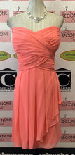 Load image into Gallery viewer, David’s Bridal Strapless Flamingo Gown (Size 22)
