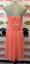 Load image into Gallery viewer, David’s Bridal Strapless Flamingo Gown (Size 22)
