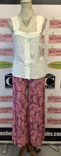 Cargar imagen en el visor de la galería, NWT Topshop White Tank (Size 6)
