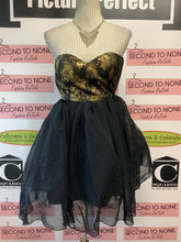 Cargar imagen en el visor de la galería, NWT Parisian Collection Sweetheart Neck Dress (Size XS)
